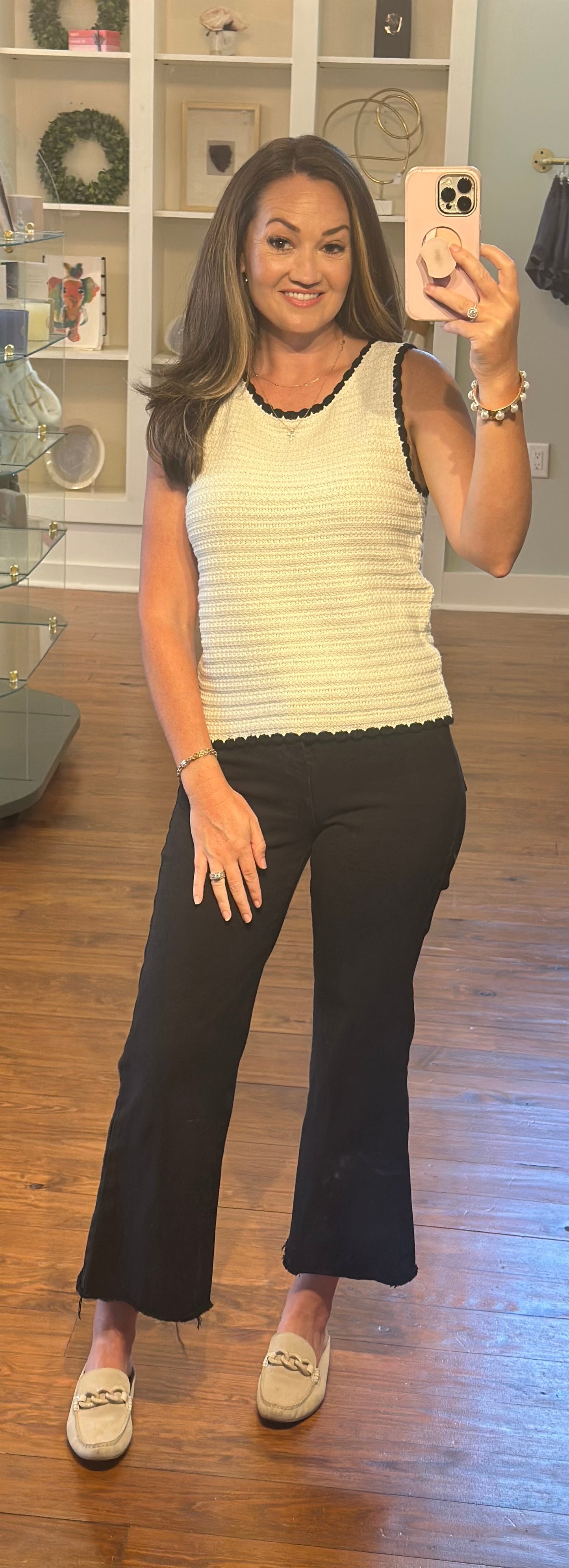 Black and White Contrast Sleeveless Sweater